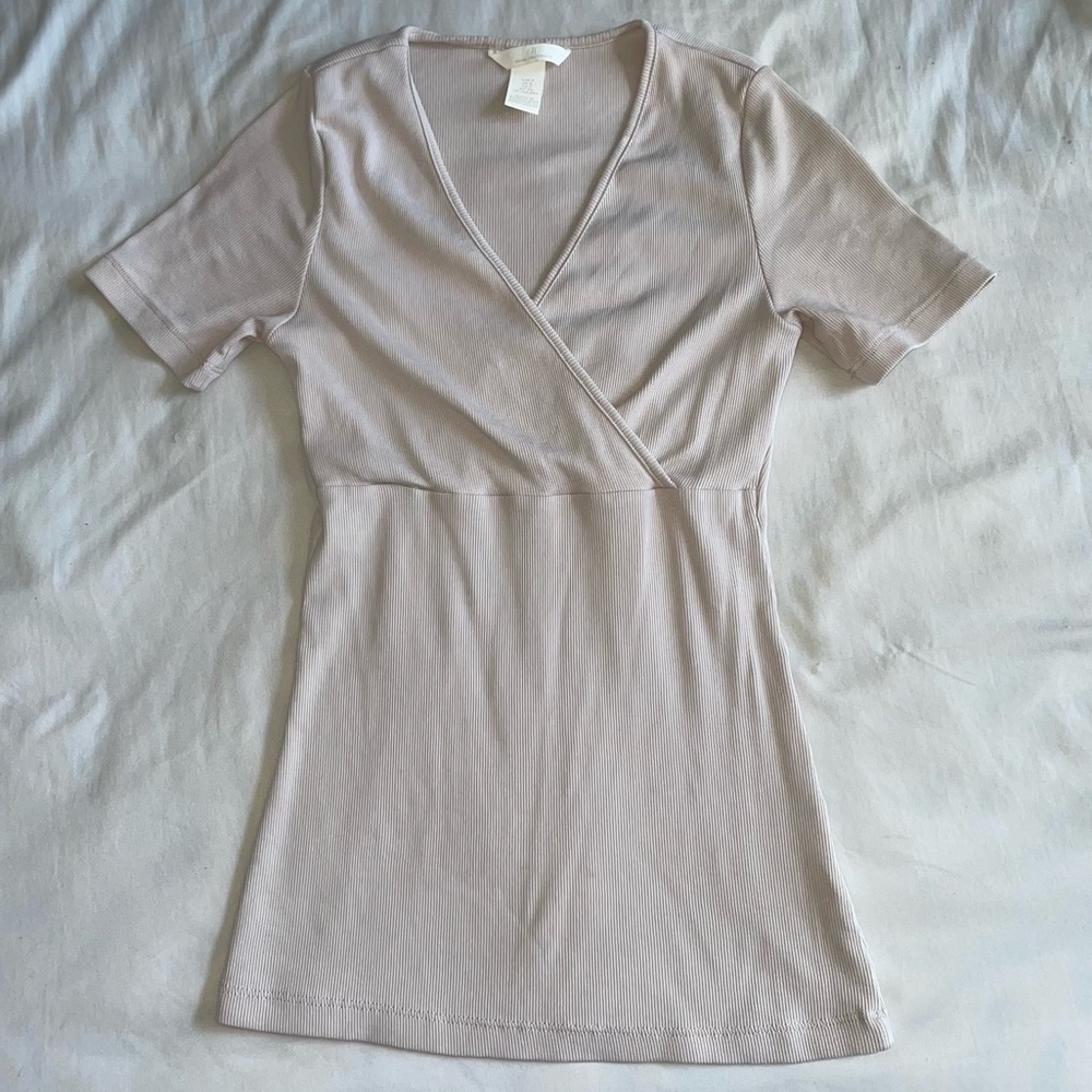 H&M maternity shirt. Size small in beige